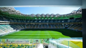 تحضيرات استاد تيزي وزو.. لقطات تظهر جاهزية الملعب قبل قمة الأهلي وشبيبة القبائل